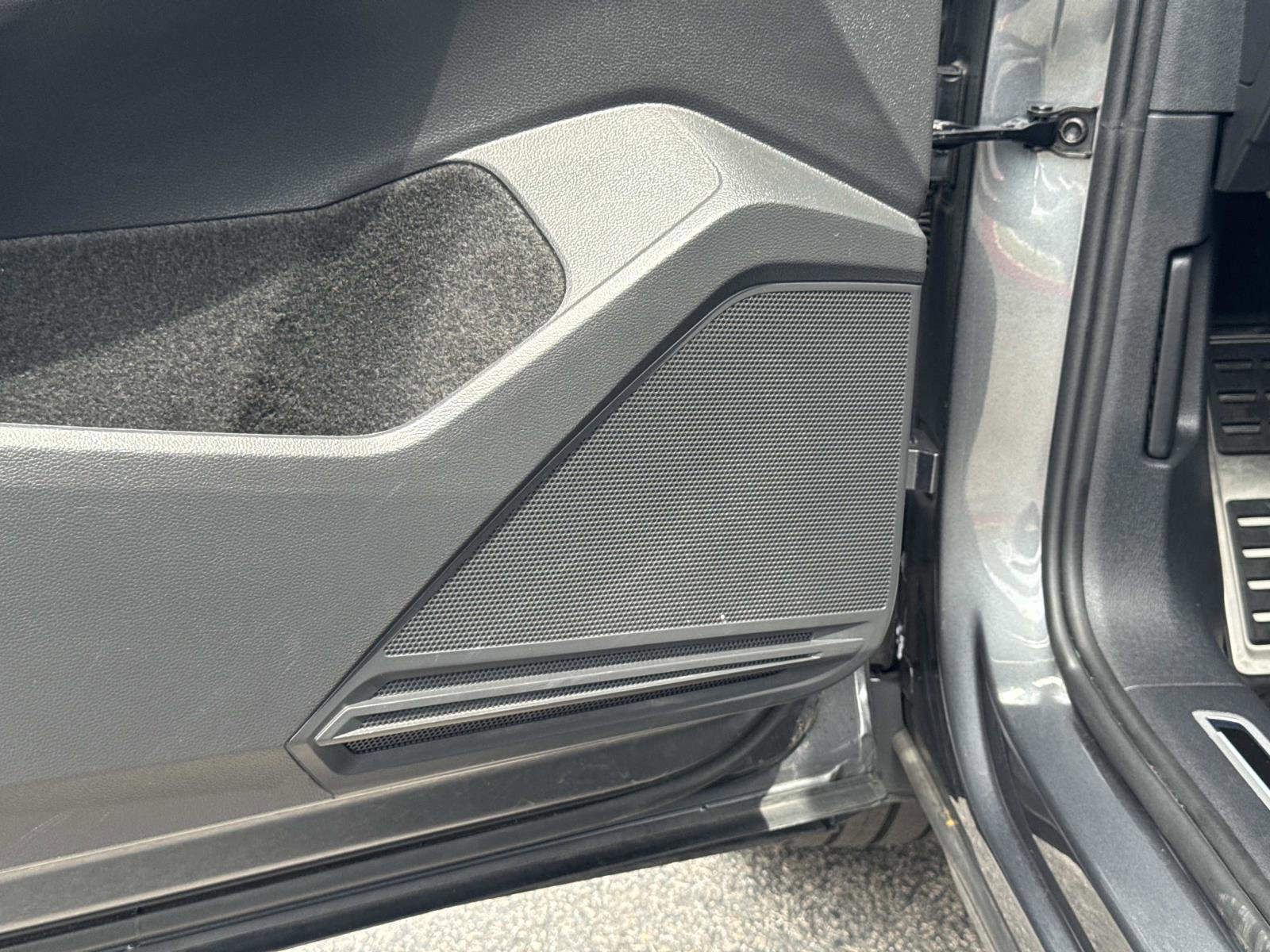 Certified 2023 Volkswagen Tiguan SE R-Line image 21