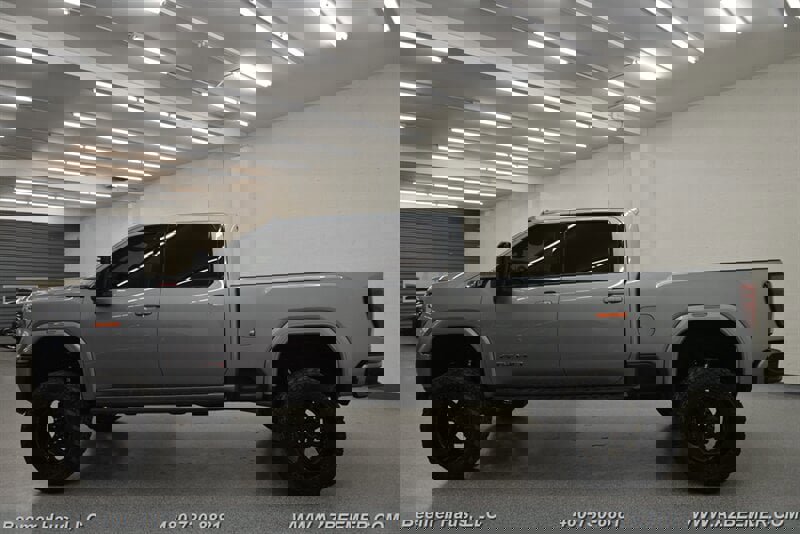 Used 2024 GMC Sierra 2500 AT4 w/ AT4 Premium Plus Package image 4