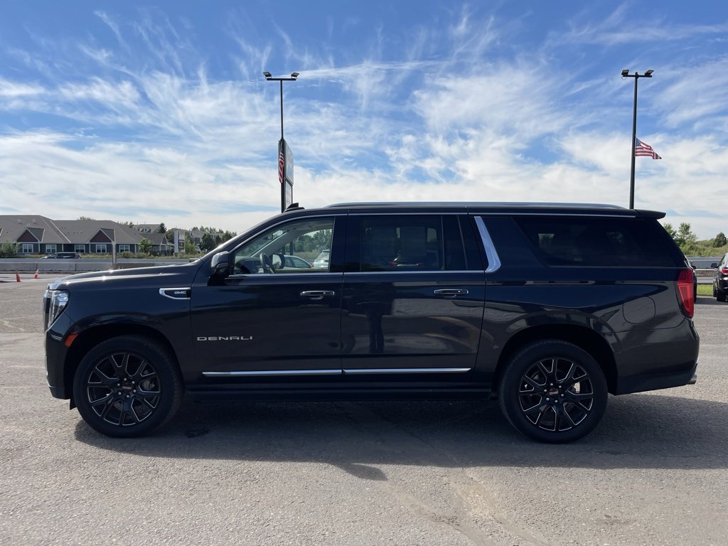 Used 2023 GMC Yukon XL Denali w/ Max Trailering Package image 9