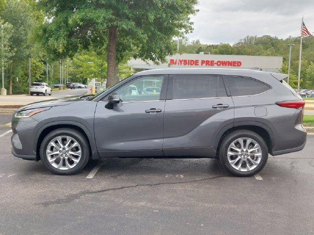 Used 2023 Toyota Highlander Limited FWD image 10