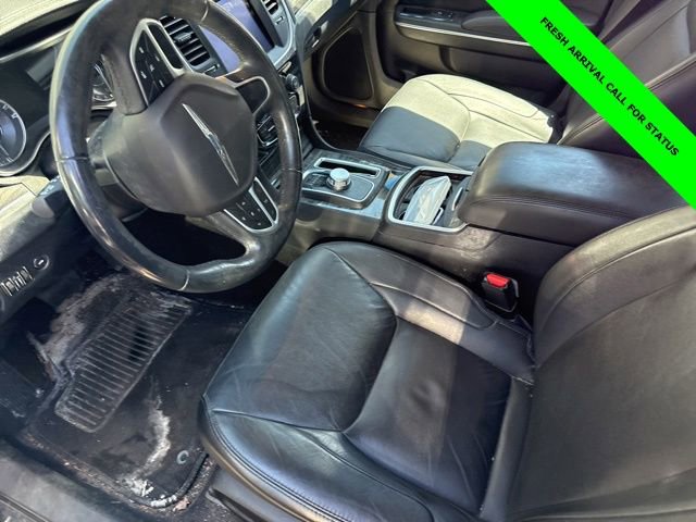 Used 2018 Chrysler 300 Touring L AWD/4WD image 15