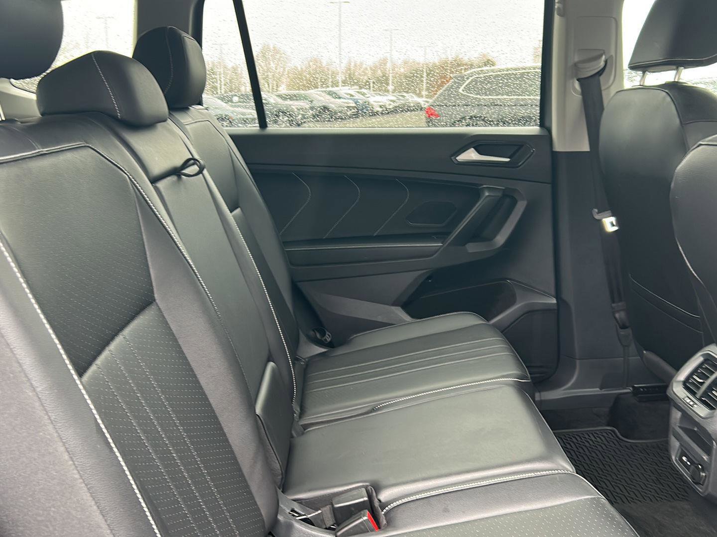 Used 2024 Volkswagen Tiguan SE image 23