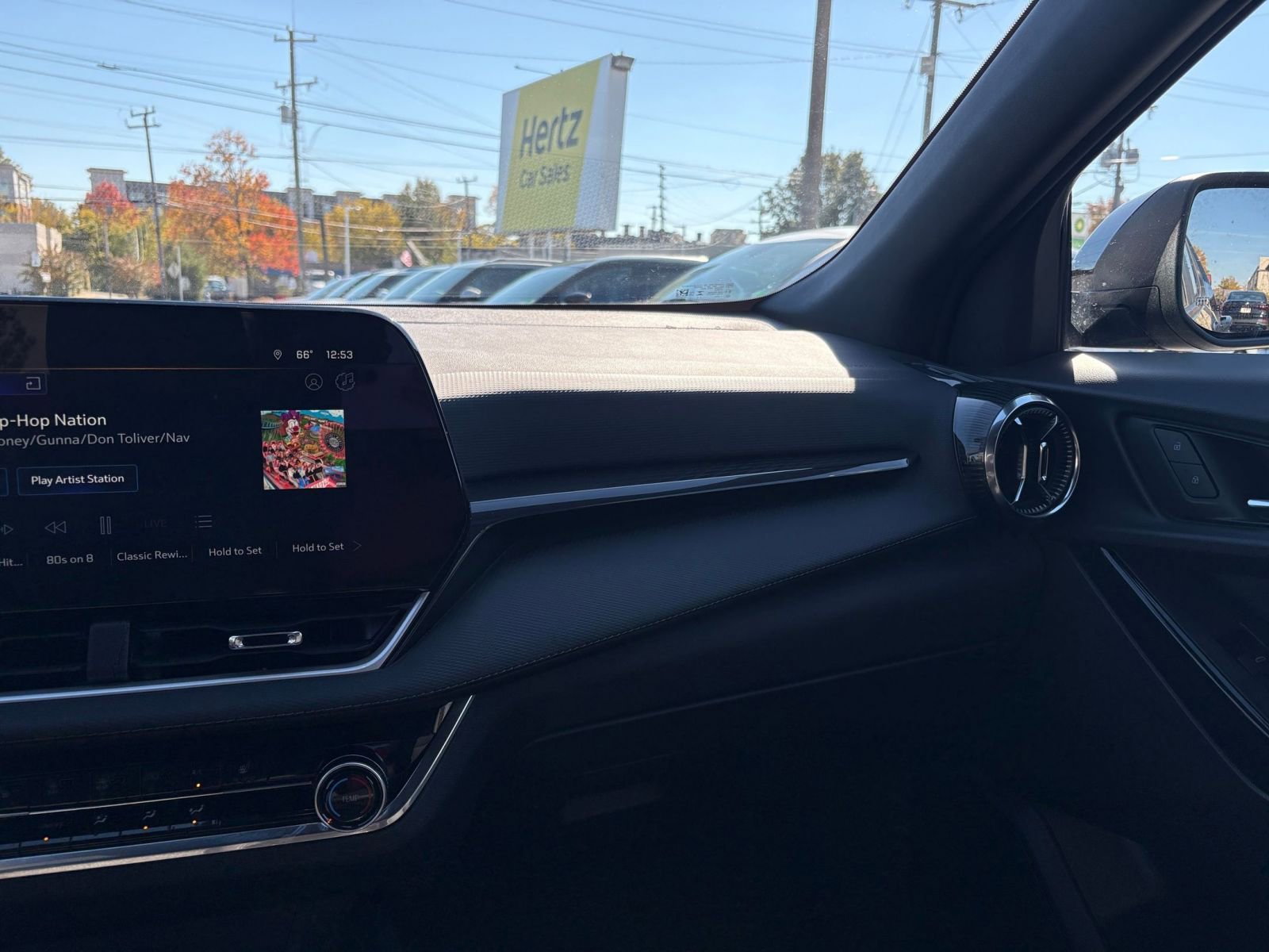 Used 2025 Chevrolet Equinox LT image 34