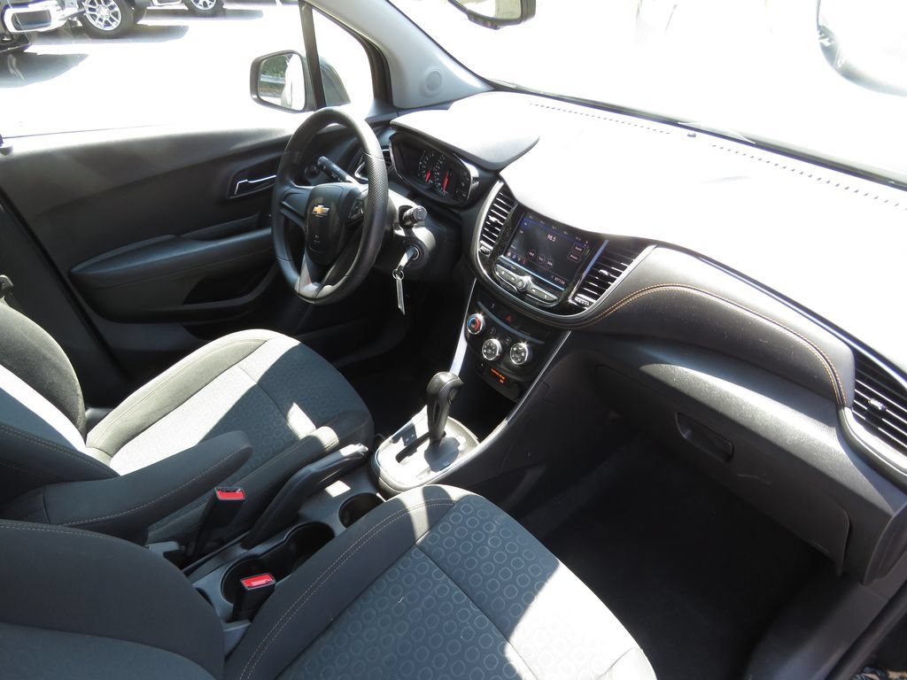 Used 2020 Chevrolet Trax LS AWD/4WD image 14