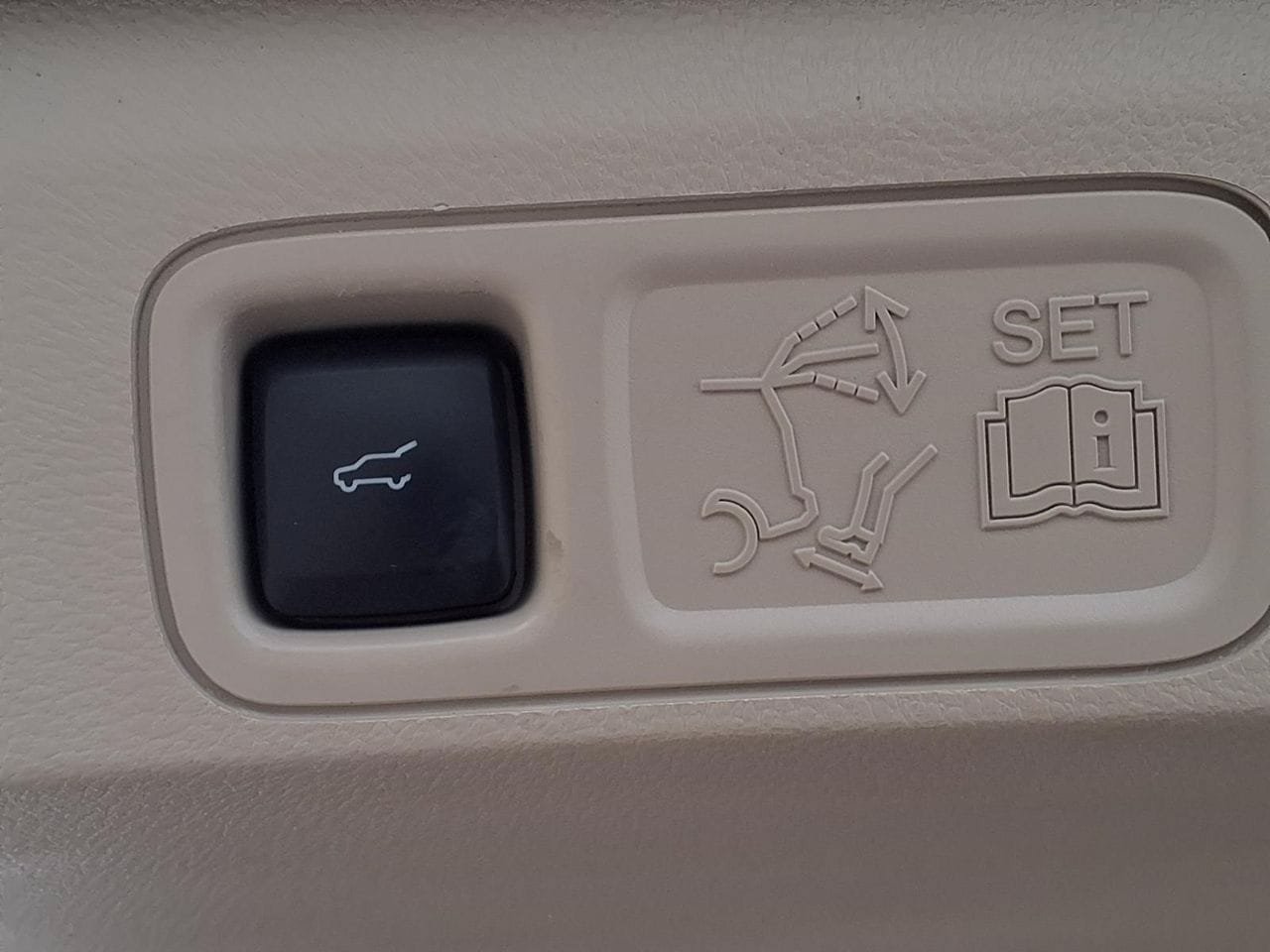 Used 2019 Lincoln Navigator Reserve AWD/4WD image 6