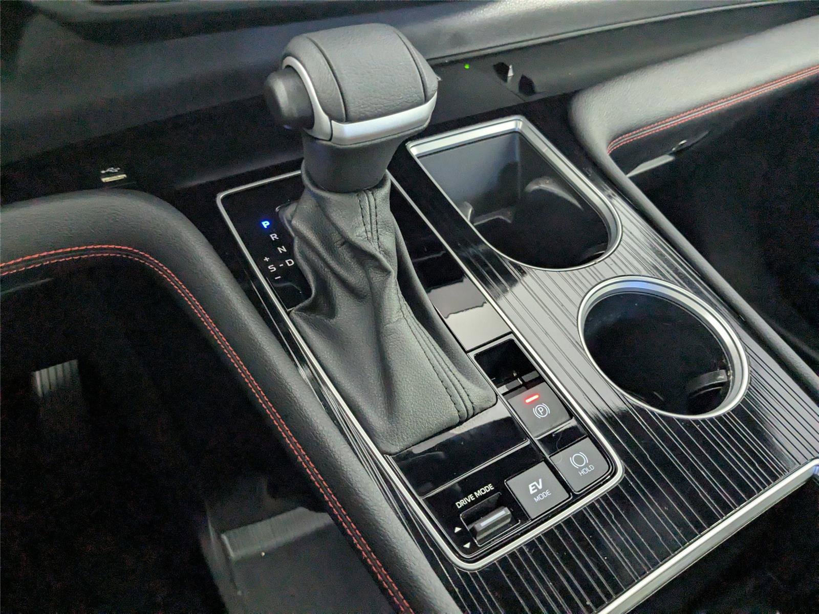 Used 2025 Toyota Sienna XSE image 21