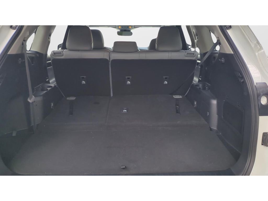 Used 2023 Toyota Highlander XLE image 11