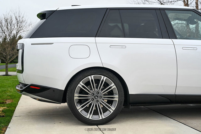 Used 2025 Land Rover Range Rover SE image 10