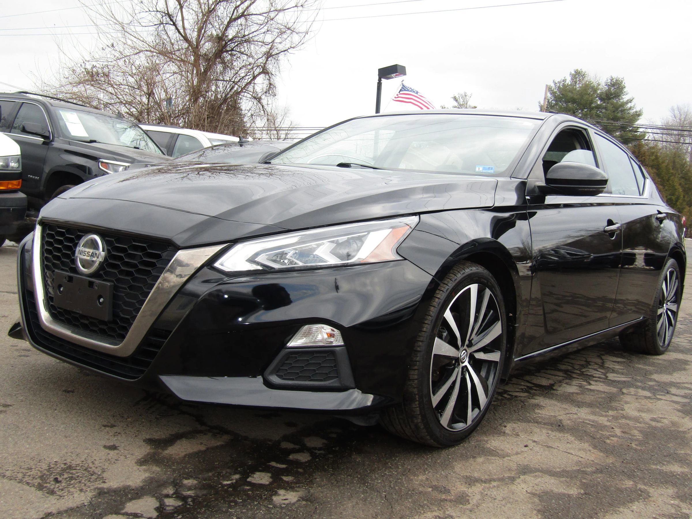 Used 2019 Nissan Altima 2.5 SR w/ SR Premium Package image 3