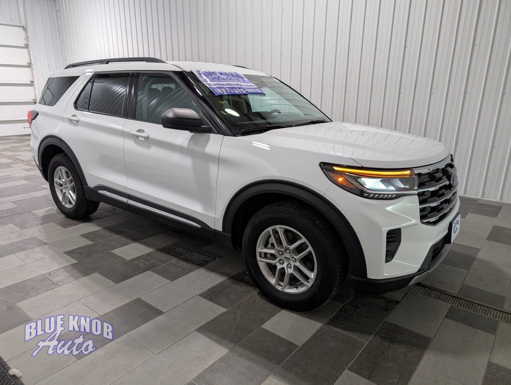 Used 2025 Ford Explorer Active AWD/4WD image 5