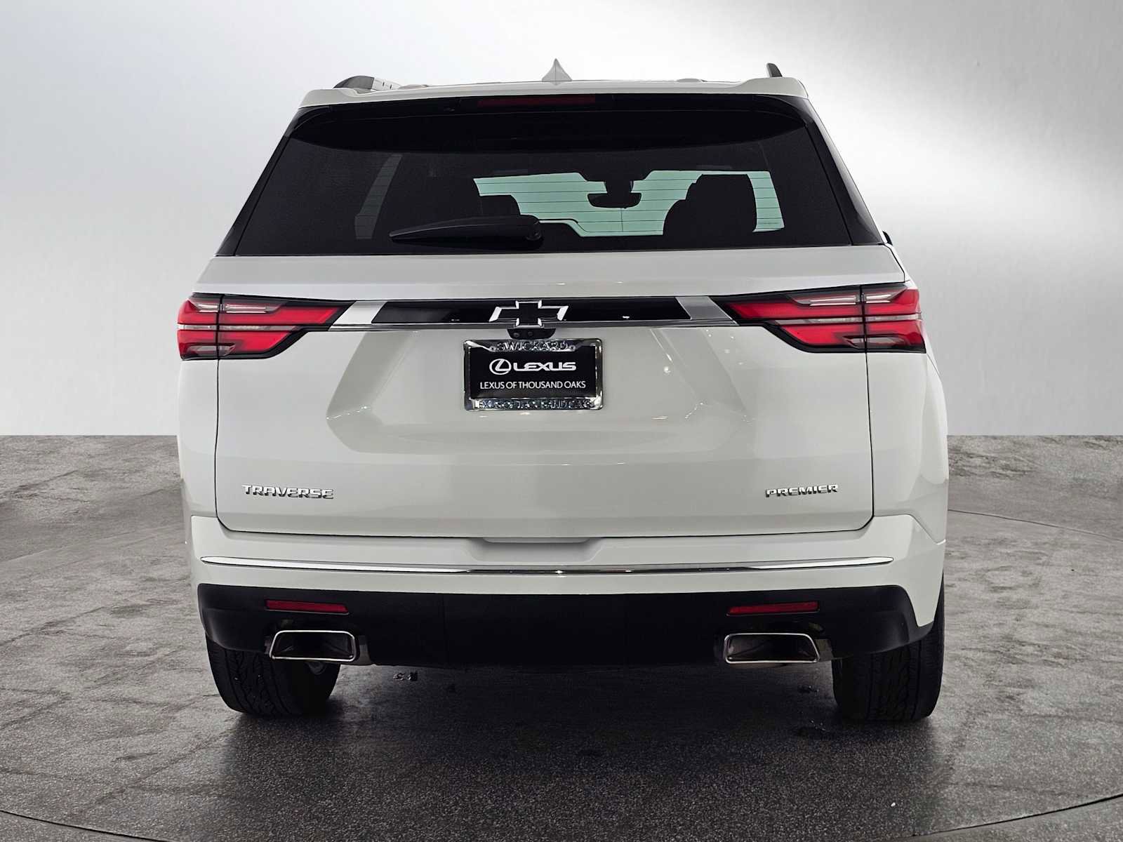 Used 2023 Chevrolet Traverse Premier image 4