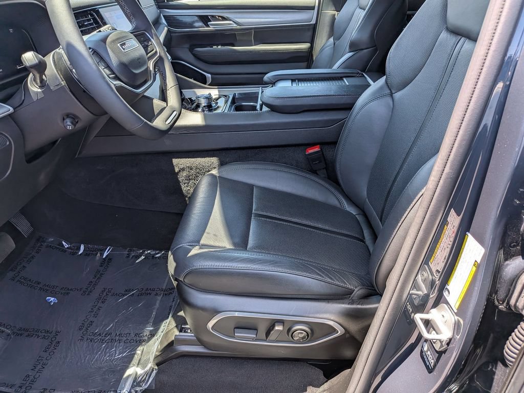 Used 2025 Jeep Wagoneer Series III w/ Premium Group I AWD/4WD image 12