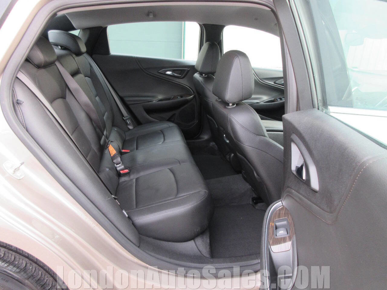 Used 2024 Chevrolet Malibu LT image 14