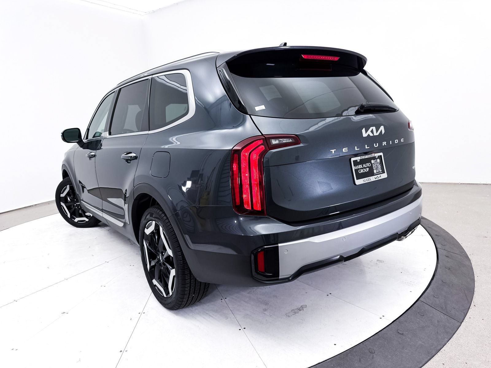 Used 2023 Kia Telluride S AWD/4WD image 7