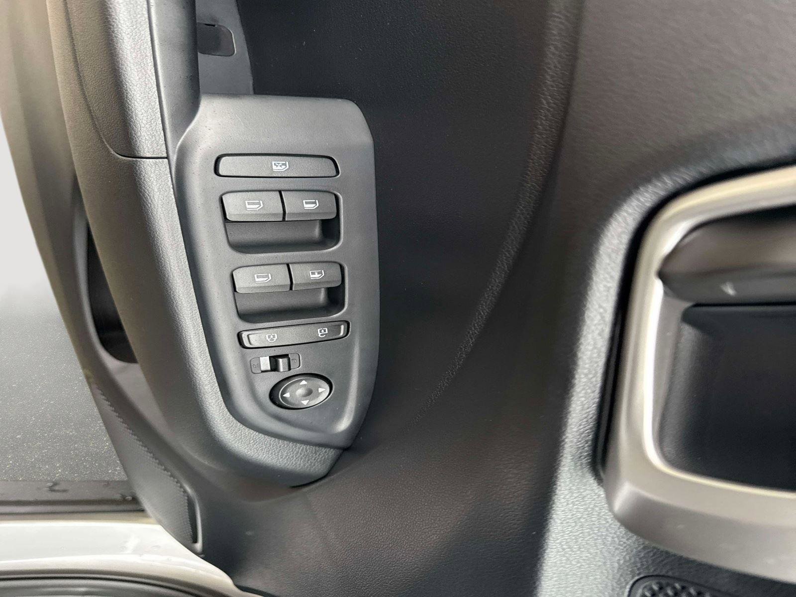 Used 2026 Hyundai Venue SE FWD image 18