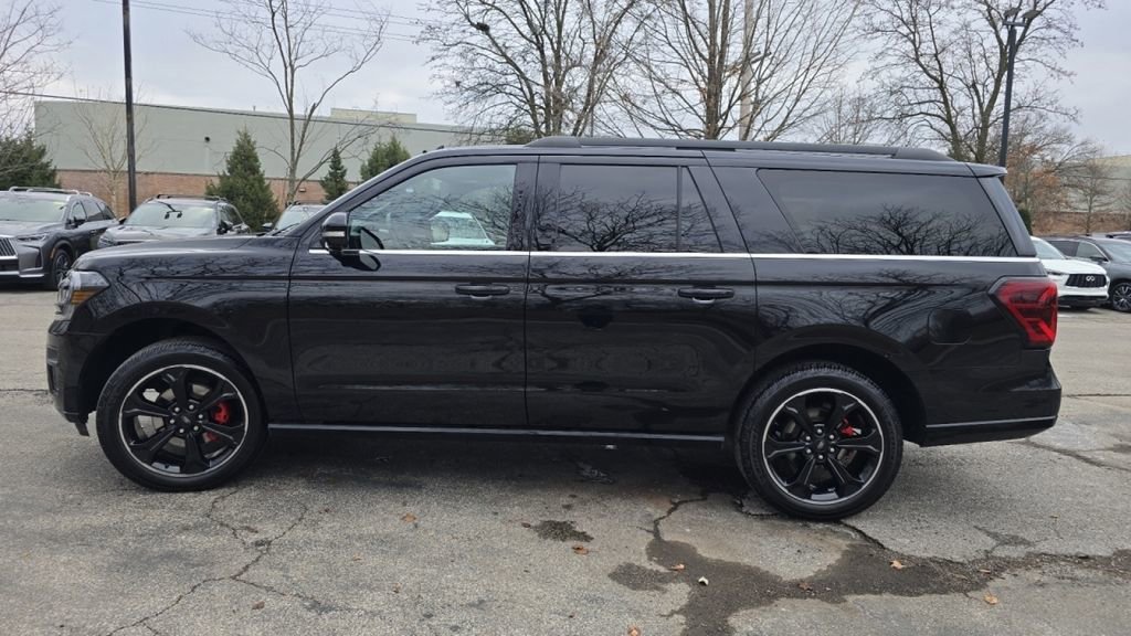 Used 2022 Ford Expedition Max Limited image 14