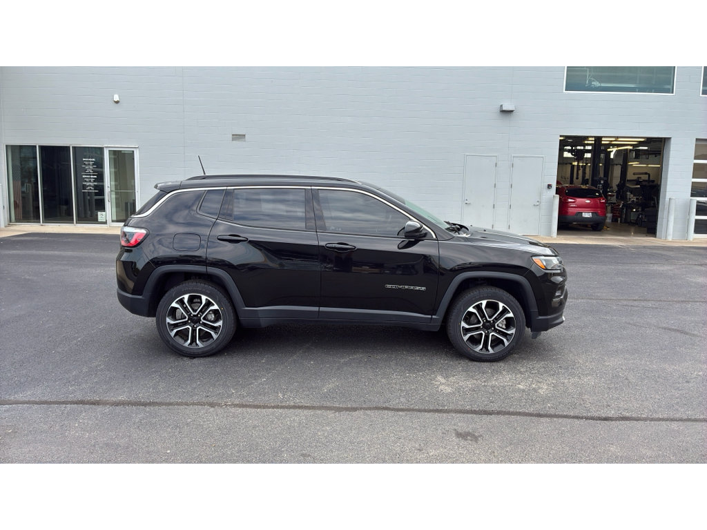 Used 2022 Jeep Compass Limited w/ Sun and Sound Group AWD/4WD image 8