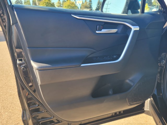 Used 2024 Toyota RAV4 XLE FWD image 18