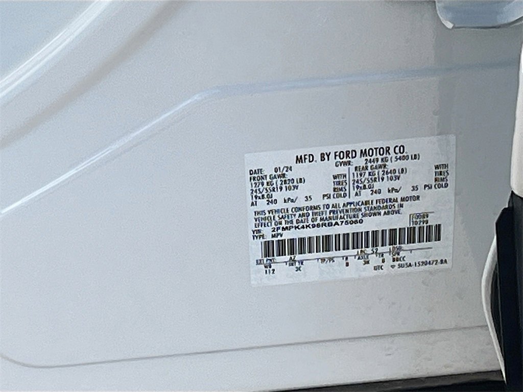 Used 2024 Ford Edge Titanium image 32