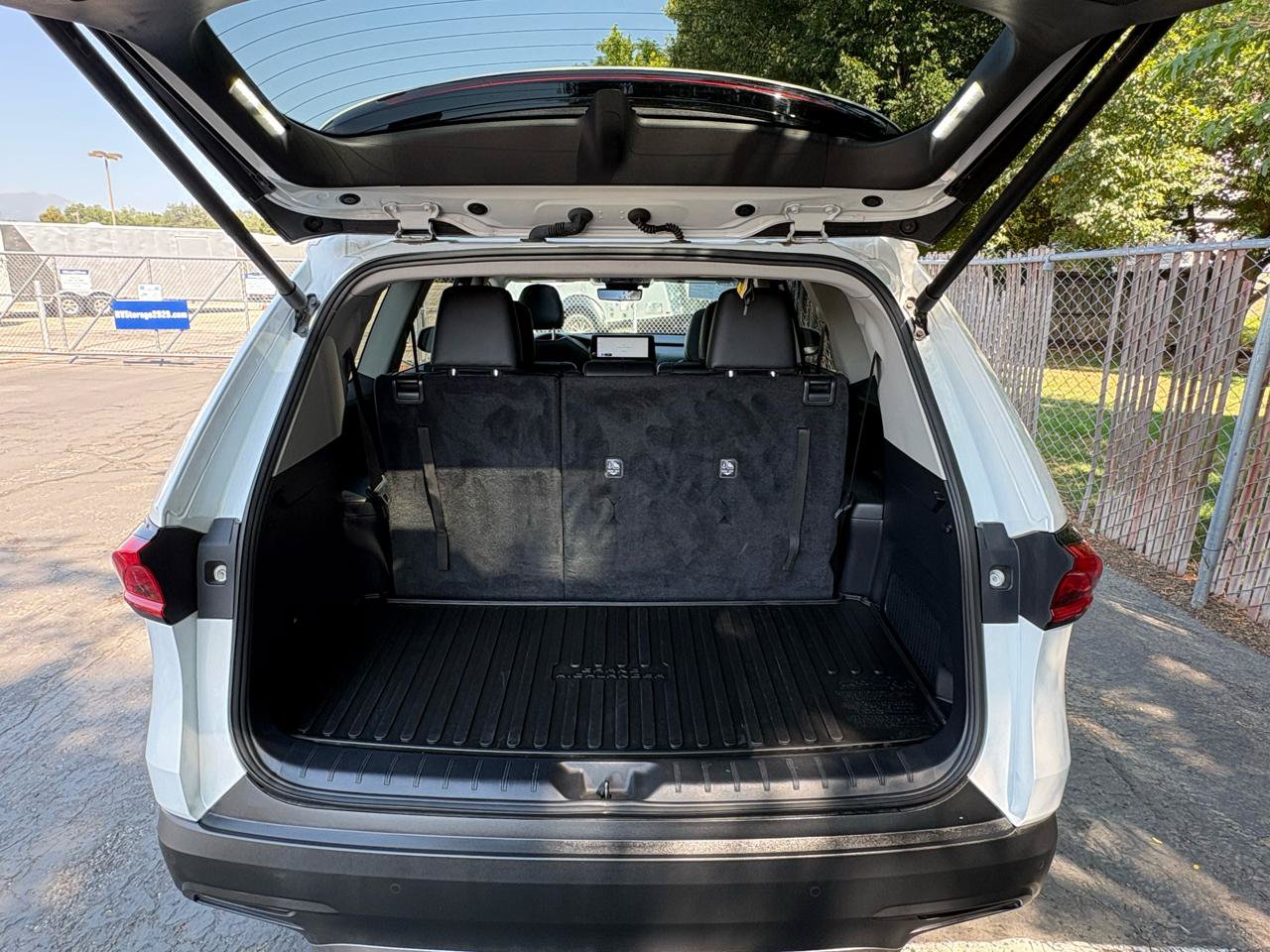 Used 2024 Toyota Grand Highlander AWD image 9