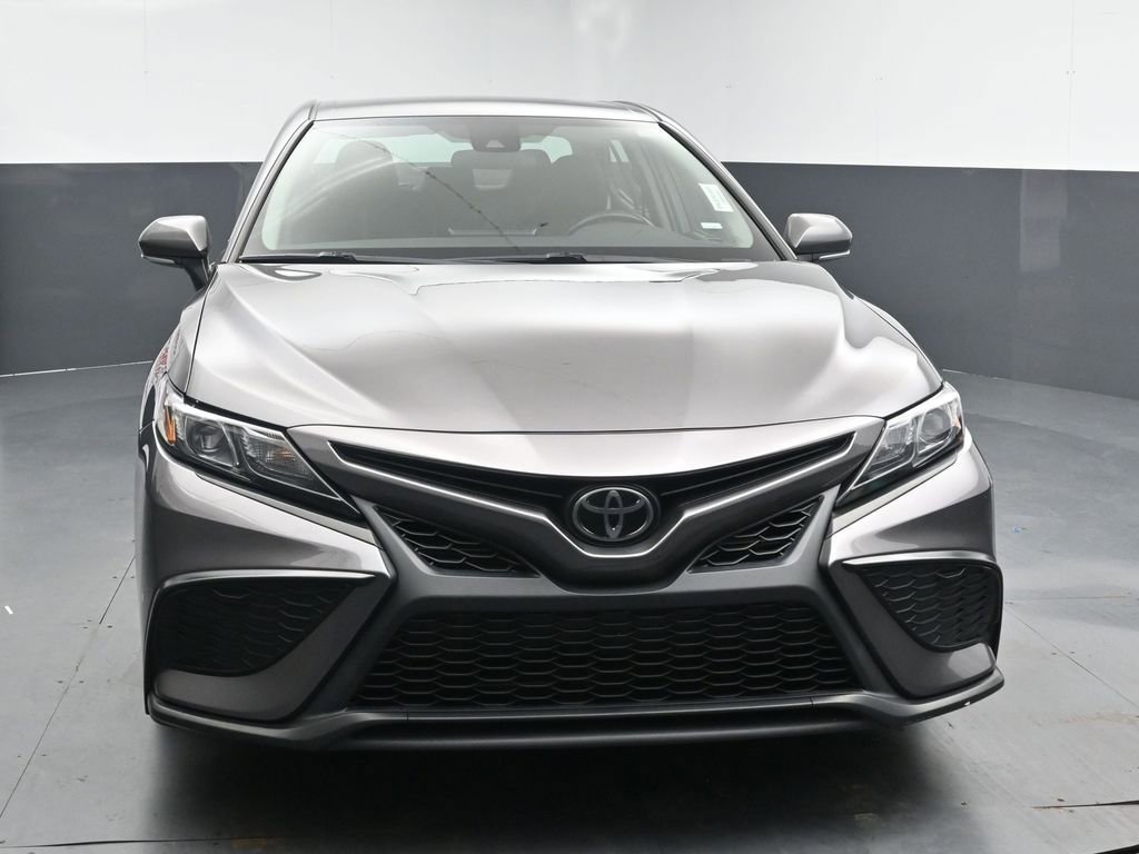 Used 2023 Toyota Camry SE FWD image 3