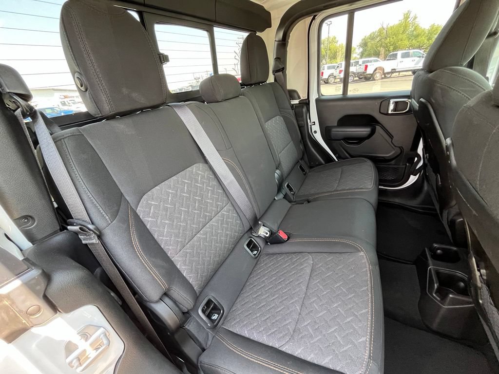 Used 2026 Jeep Gladiator Mojave AWD/4WD image 18
