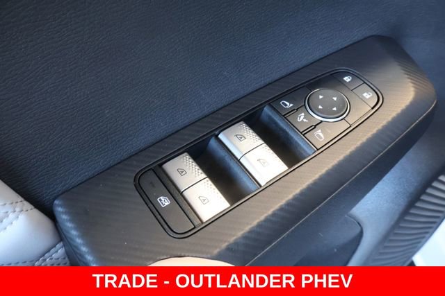 Used 2025 Mitsubishi Outlander SEL image 14