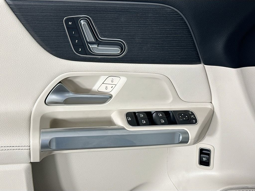 New 2026 Mercedes-Benz GLB 250 image 18