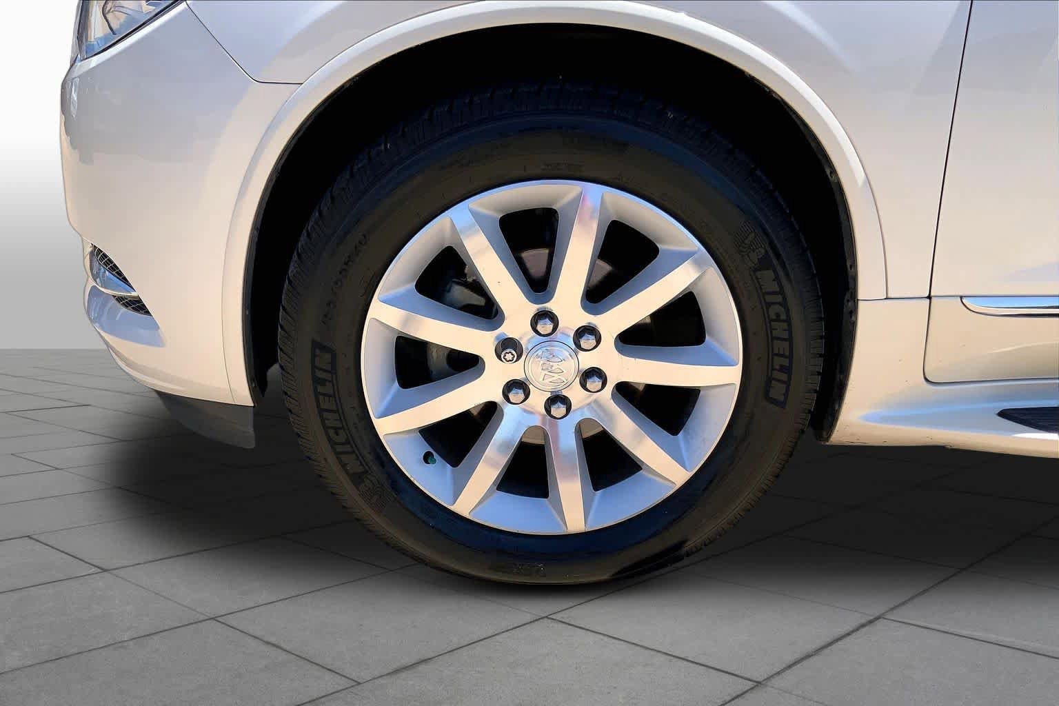 Used 2015 Buick Enclave Premium w/ Experience Buick Package FWD image 11