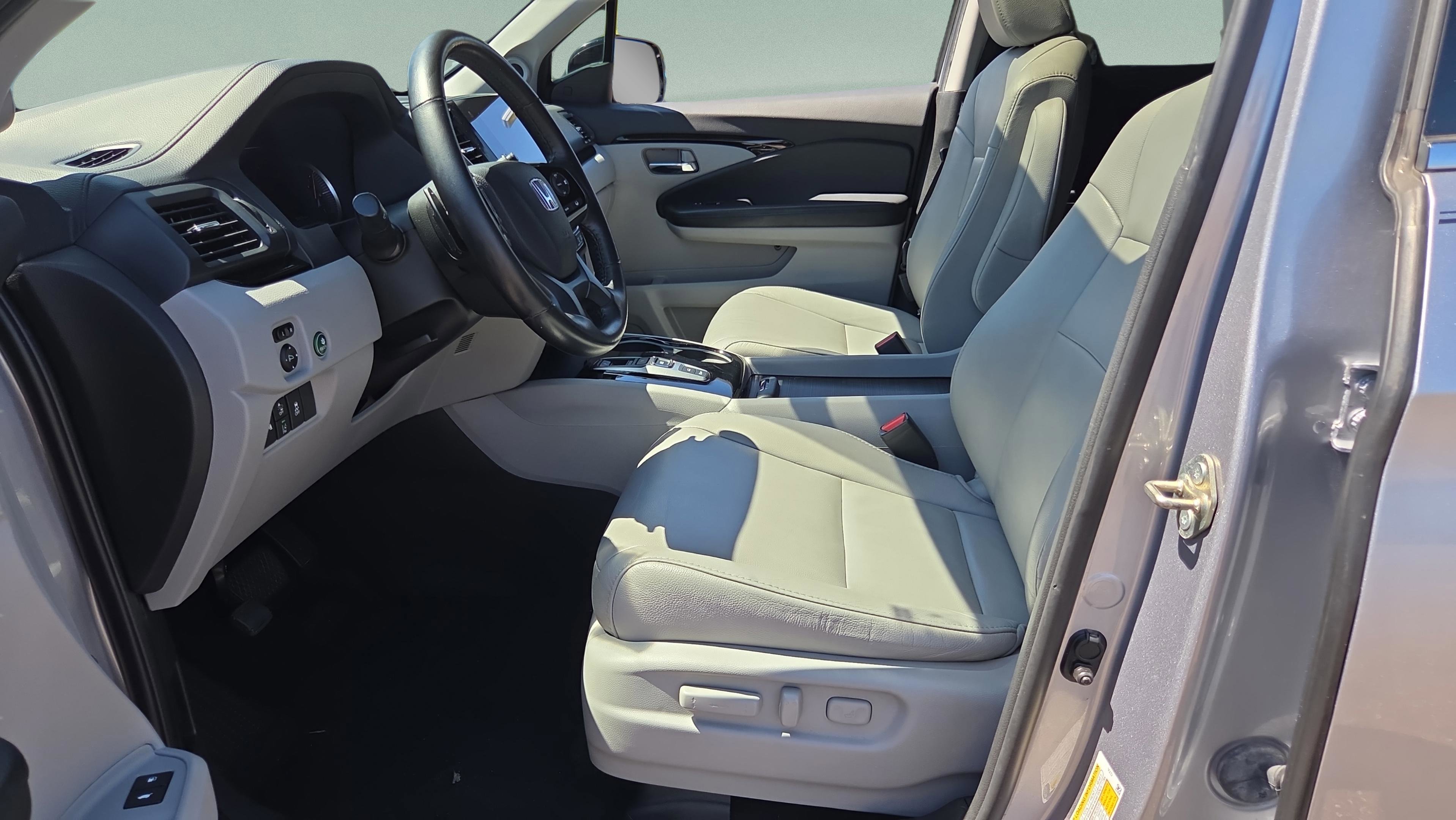 Certified 2020 Honda Pilot Touring image 9