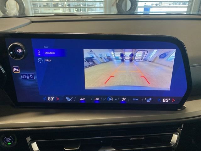 Used 2025 Chevrolet Traverse LT AWD/4WD image 19