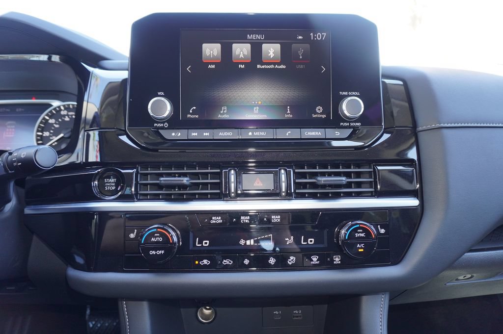 Used 2025 Nissan Pathfinder SV FWD image 22