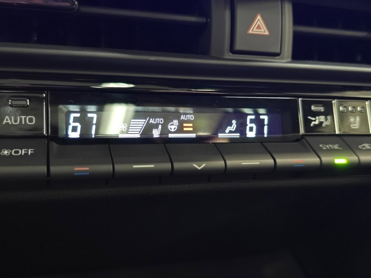 New 2025 Toyota Crown Signia image 9