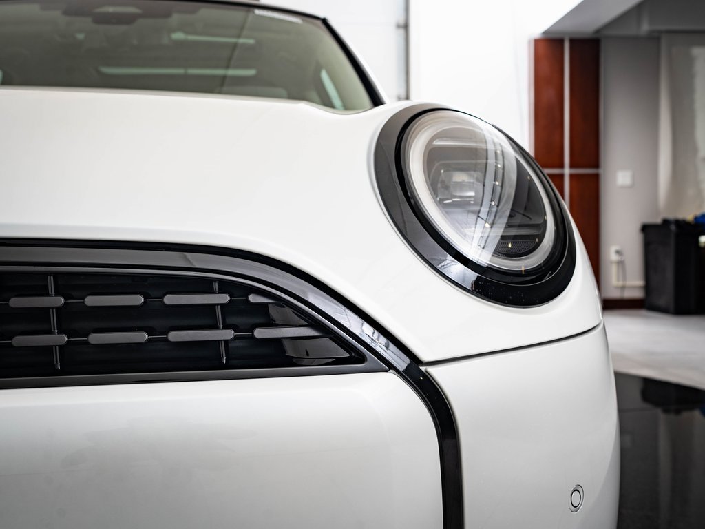 Certified 2025 MINI Cooper 2-Door Hardtop image 13