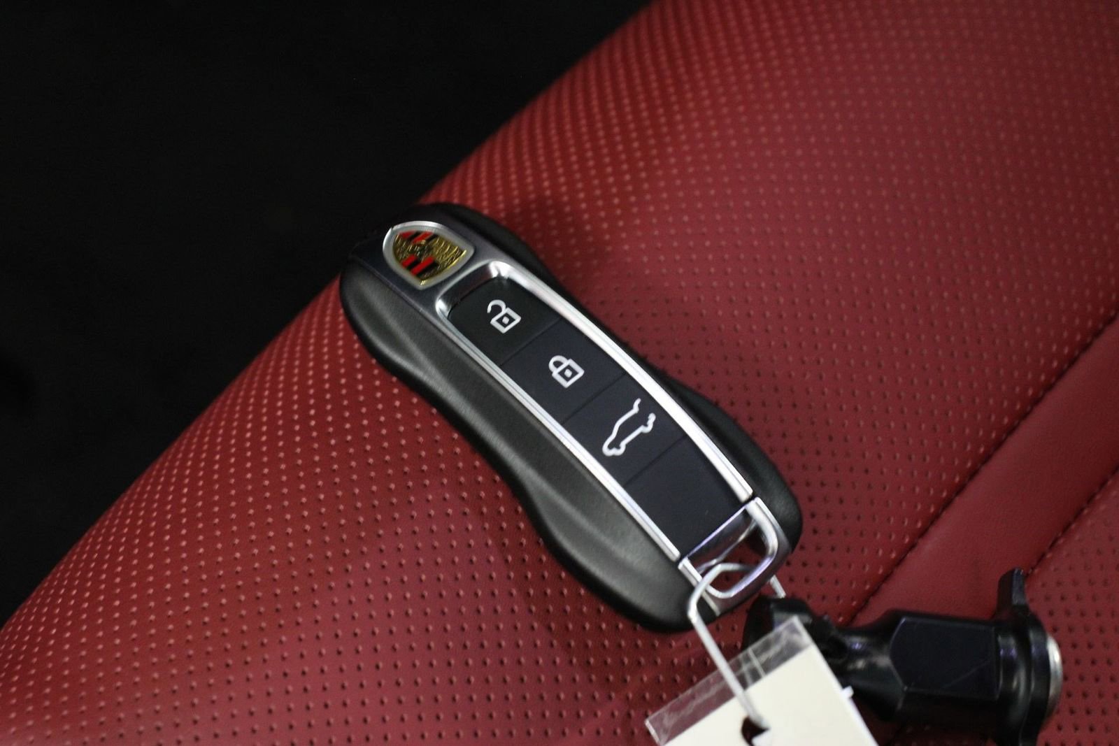 New 2026 Porsche Cayenne Coupe image 23