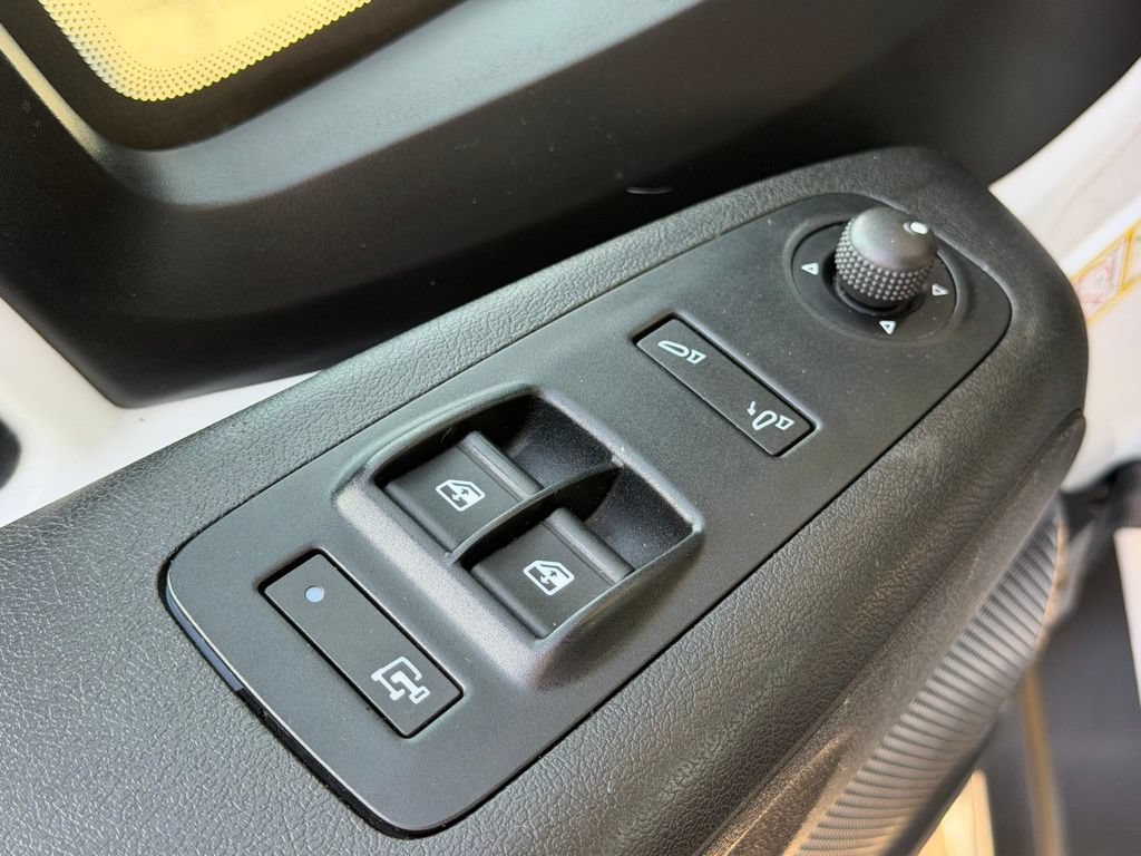 Used 2024 RAM ProMaster 2500 w/ Convenience Group FWD image 13