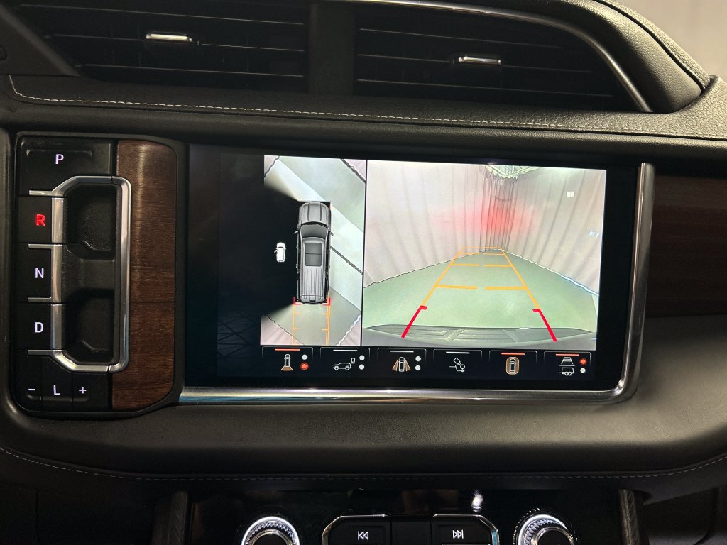 Used 2024 GMC Yukon XL Denali Ultimate AWD/4WD image 18