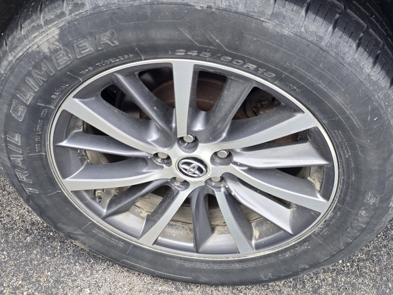 Used 2018 Toyota Highlander XLE image 9