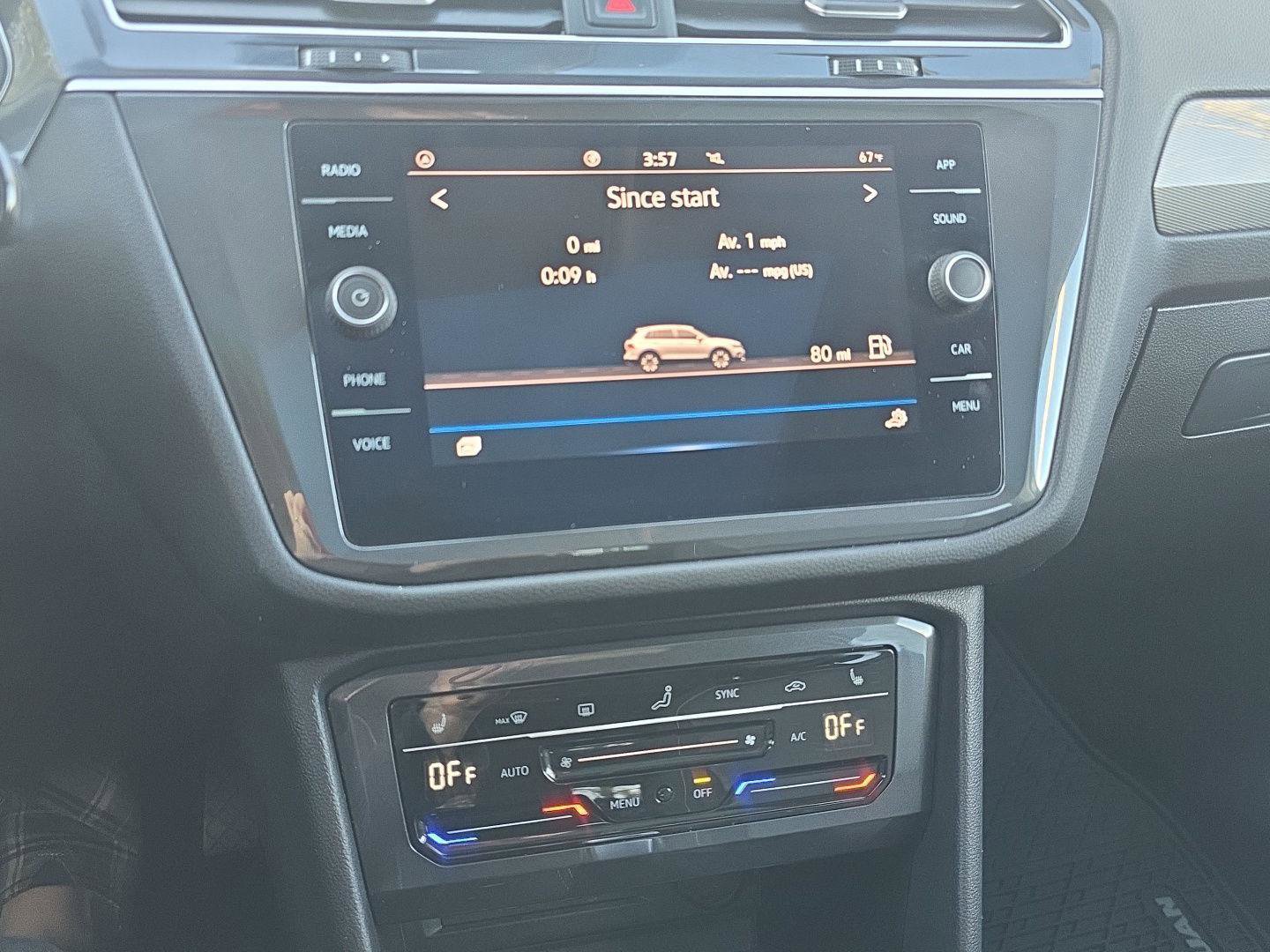 Used 2022 Volkswagen Tiguan SE w/ Panoramic Sunroof Package image 24