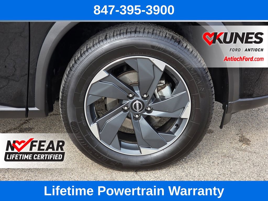 Used 2025 Nissan Rogue SV image 9