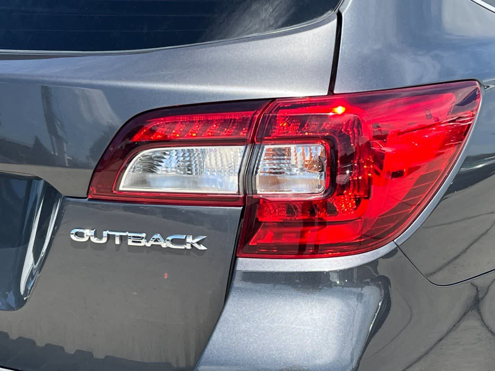 Used 2018 Subaru Outback 2.5i Premium AWD/4WD image 26