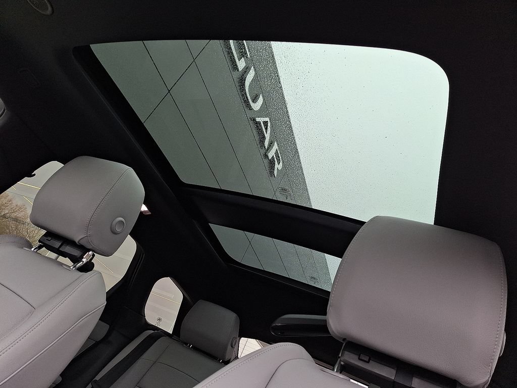 New 2026 Land Rover Range Rover Evoque S AWD/4WD image 9