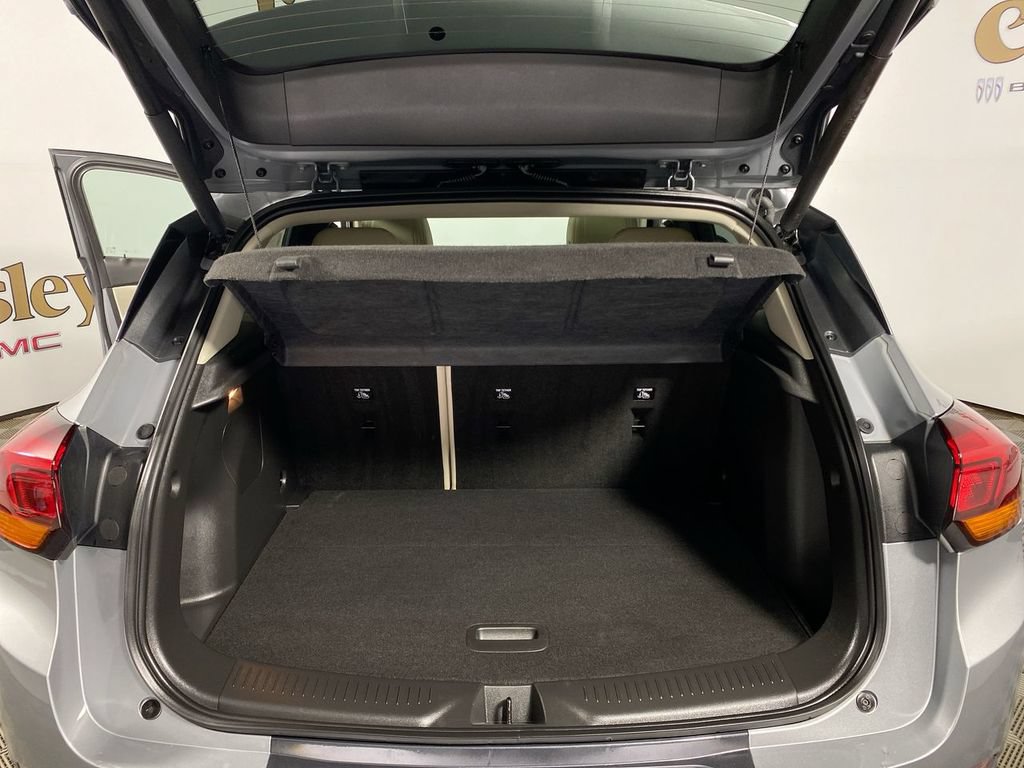 Used 2023 Buick Encore GX Essence w/ Experience Buick Package FWD image 23