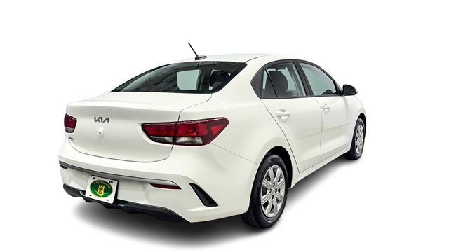 Used 2022 Kia Rio LX image 2