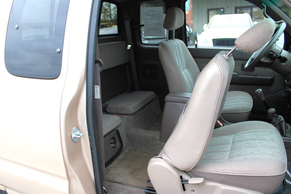 Used 1999 Toyota Tacoma 4x4 Xtracab V6 image 23