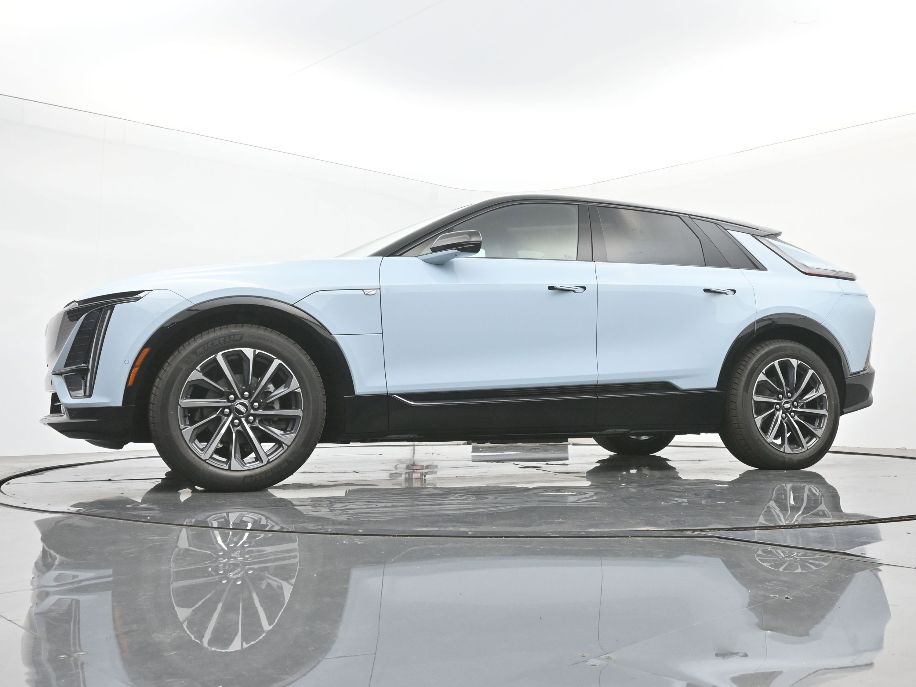 New 2026 Cadillac Lyriq Sport image 16