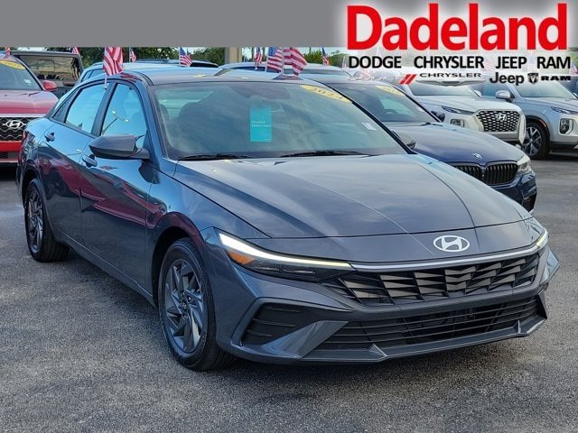 Used 2024 Hyundai Elantra Blue FWD image 1