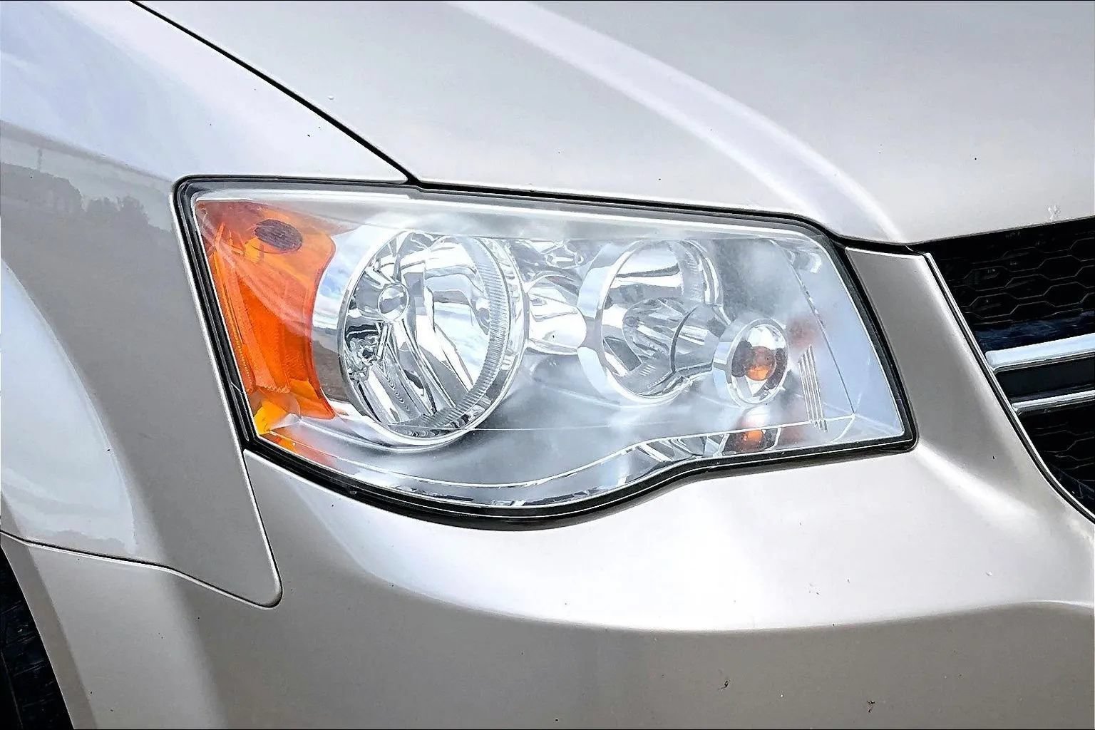 Used 2014 Dodge Grand Caravan SXT w/ Rear Park Assist Package FWD image 29