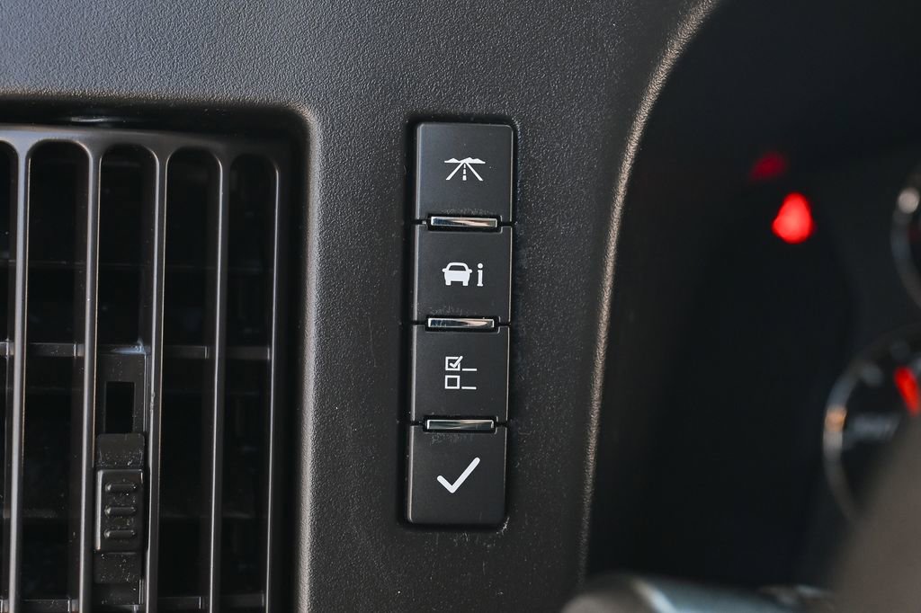 Used 2021 Chevrolet Express 2500 RWD image 23