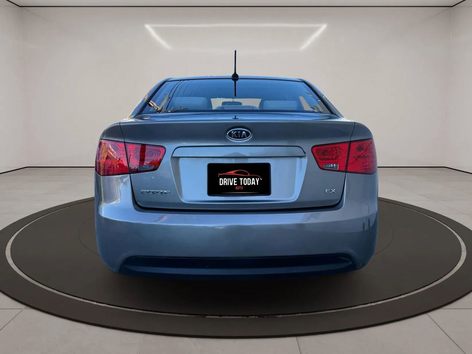 Used 2010 Kia Forte EX FWD image 4